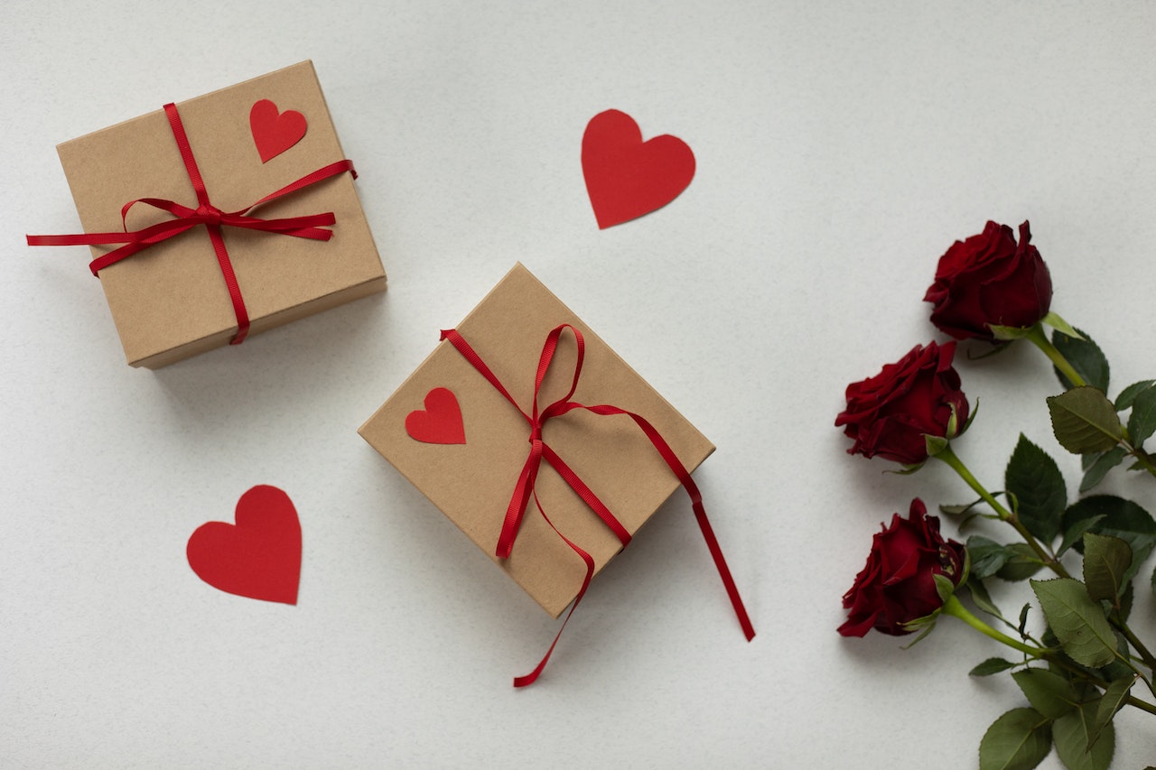 Idee regalo San Valentino 2023: Quest'anno Scegli un Profumo per la Coppia