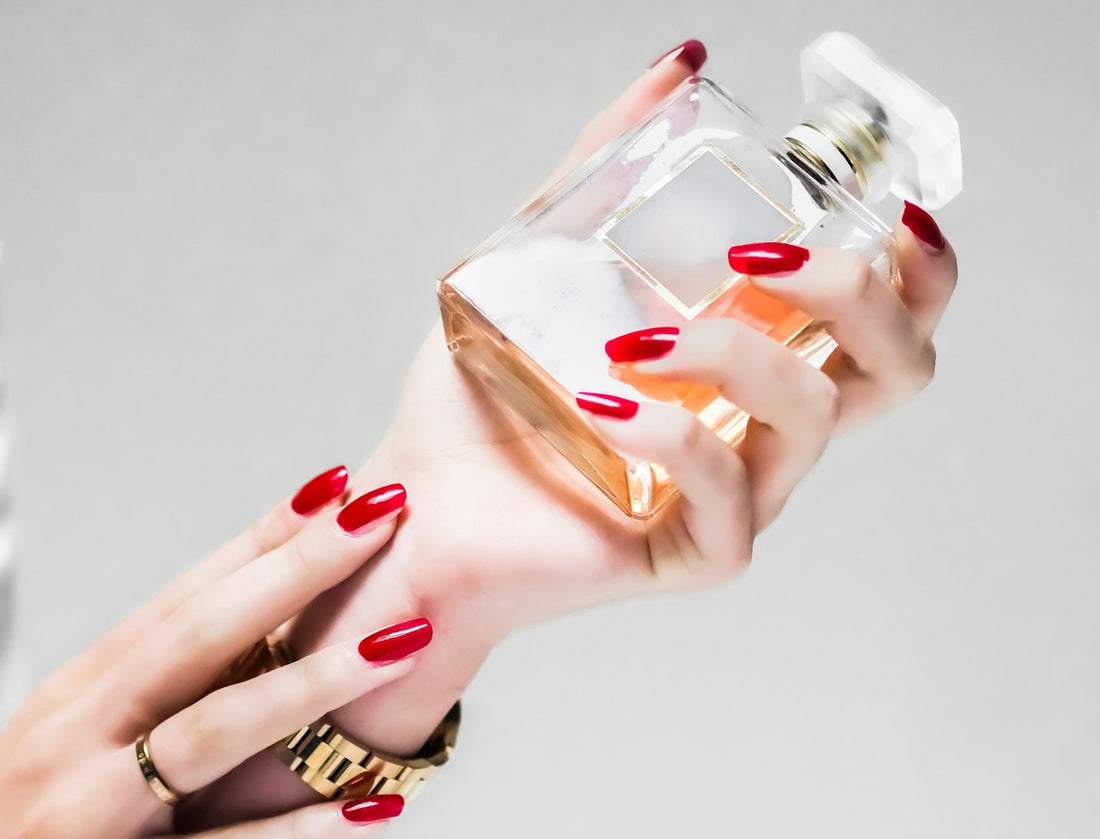 How to Get Perfume Smell Out of Clothing