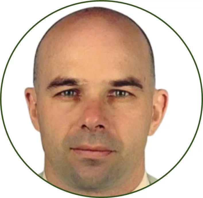 Oliver Werka - the CIO of SaltyLama. SaltyLama sells sustainable household products such as laundry detergent strips. 